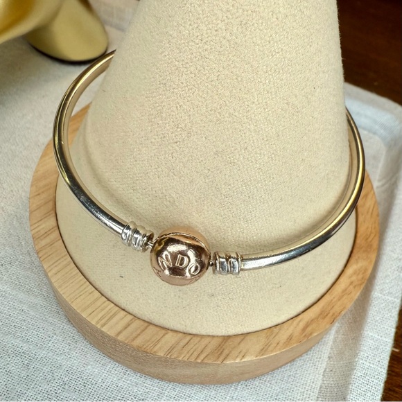 EUC Pandora Sterling Silver Bangle Bracelet w/ Pandora Rose Clasp - Picture 7 of 17